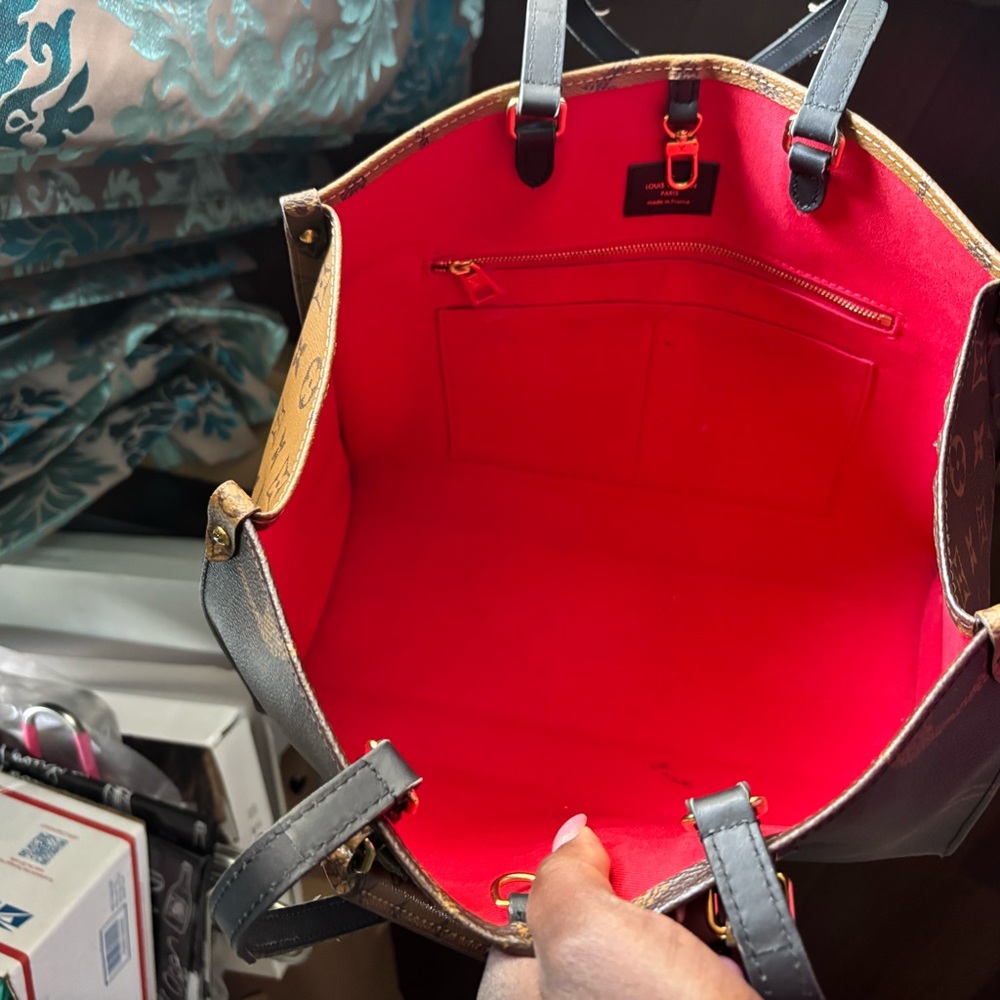 Louis Vuitton On-The-Go MM - Picture 8 of 16